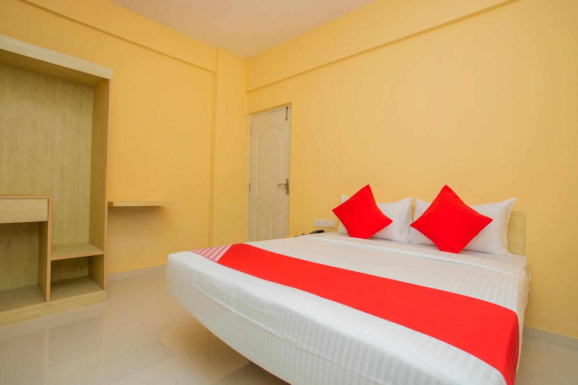 Hotel O Varcity Emerald Near Ragigudda Sri Prasanna Anjaneyaswamy Temple