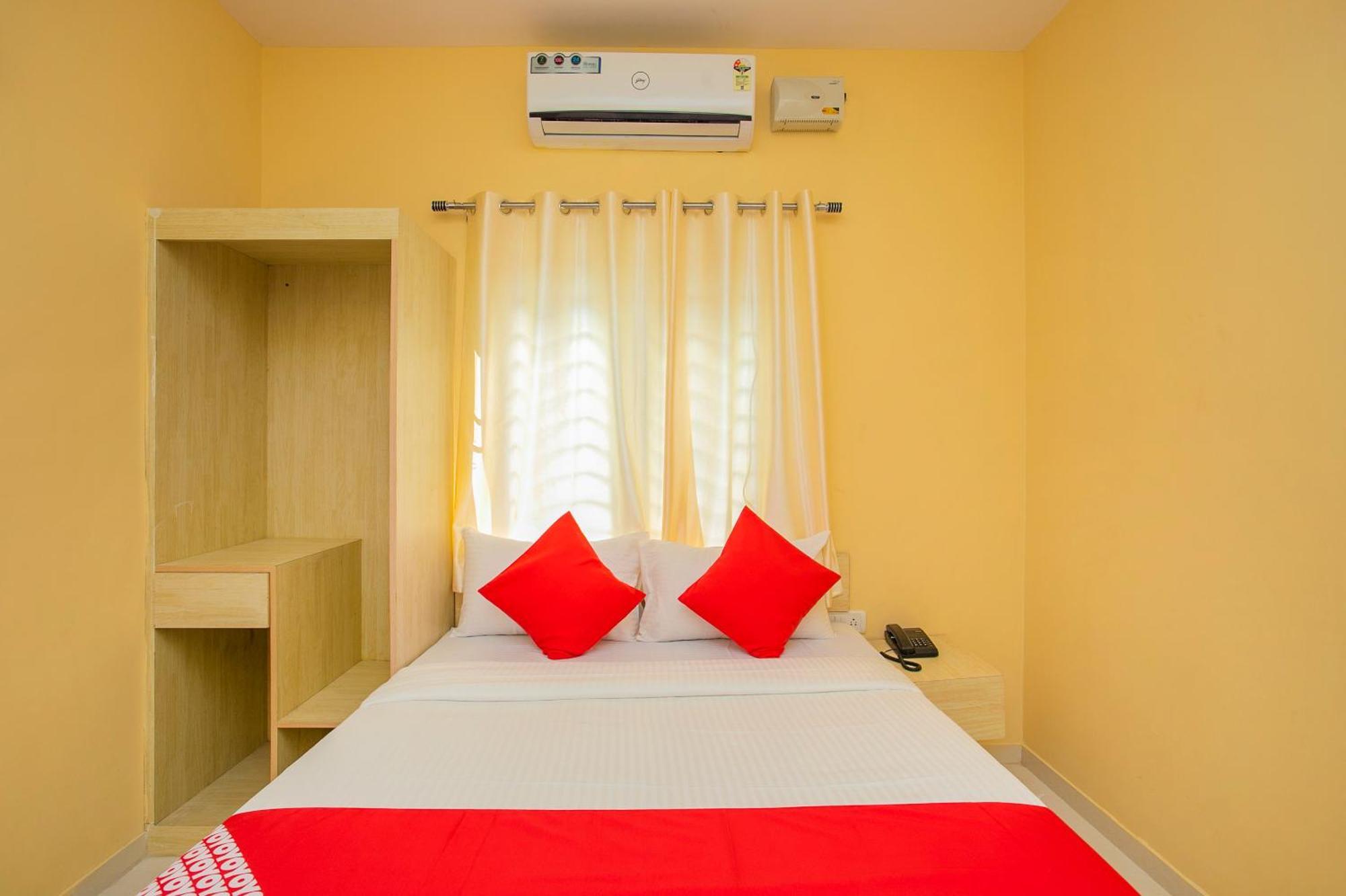 Hotel O Varcity Emerald Near Ragigudda Sri Prasanna Anjaneyaswamy Temple *