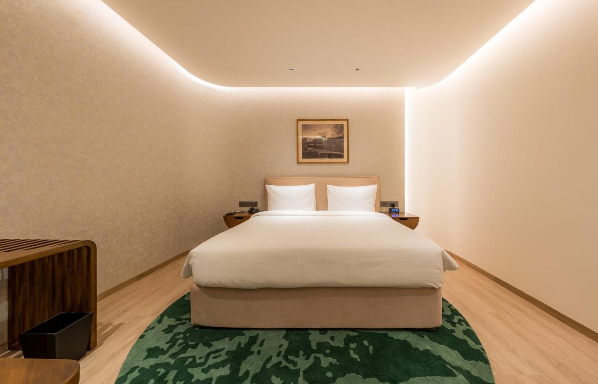 080 Transit Hotel, T2 Hotel
