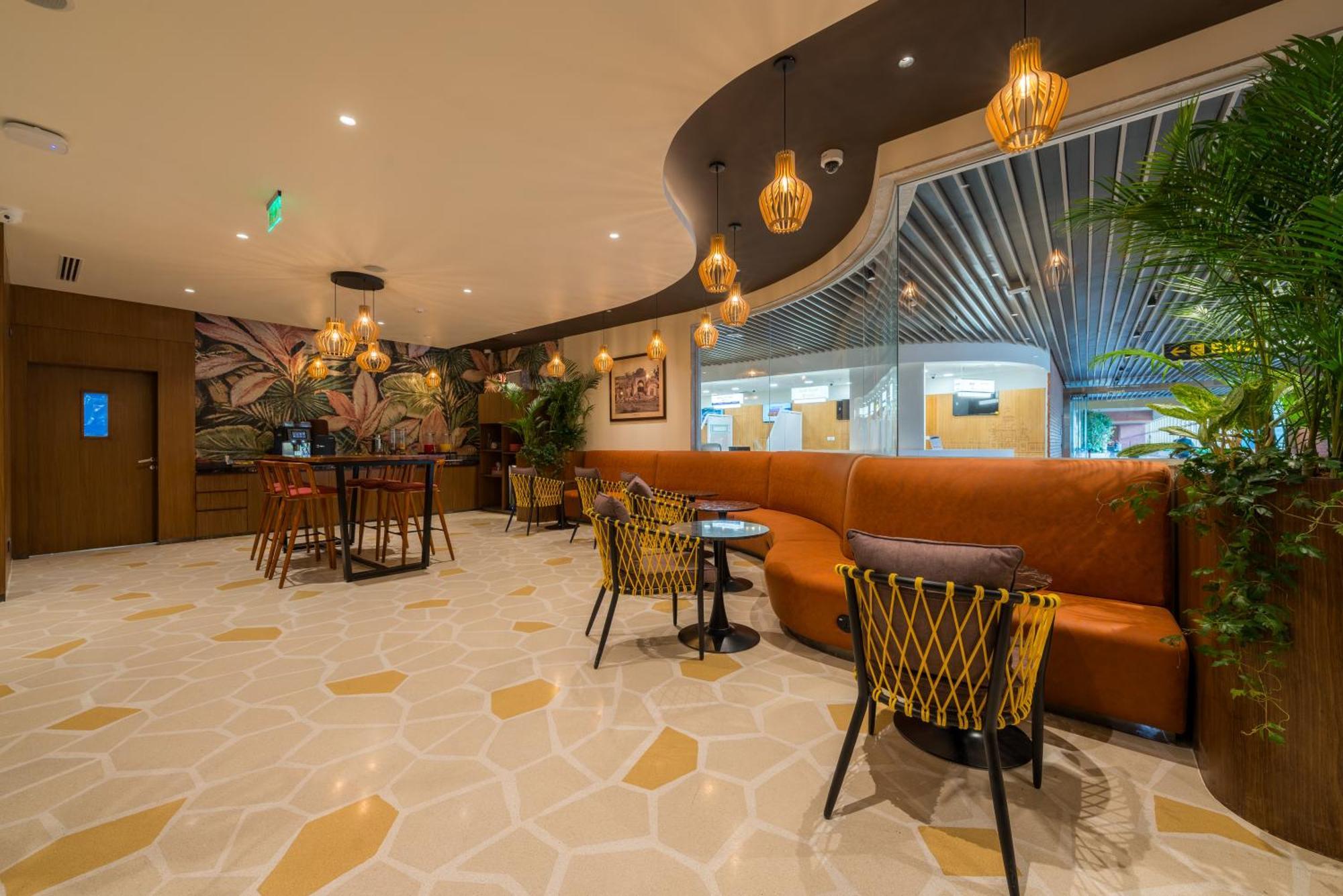 080 Transit Hotel, T2 Hotel
