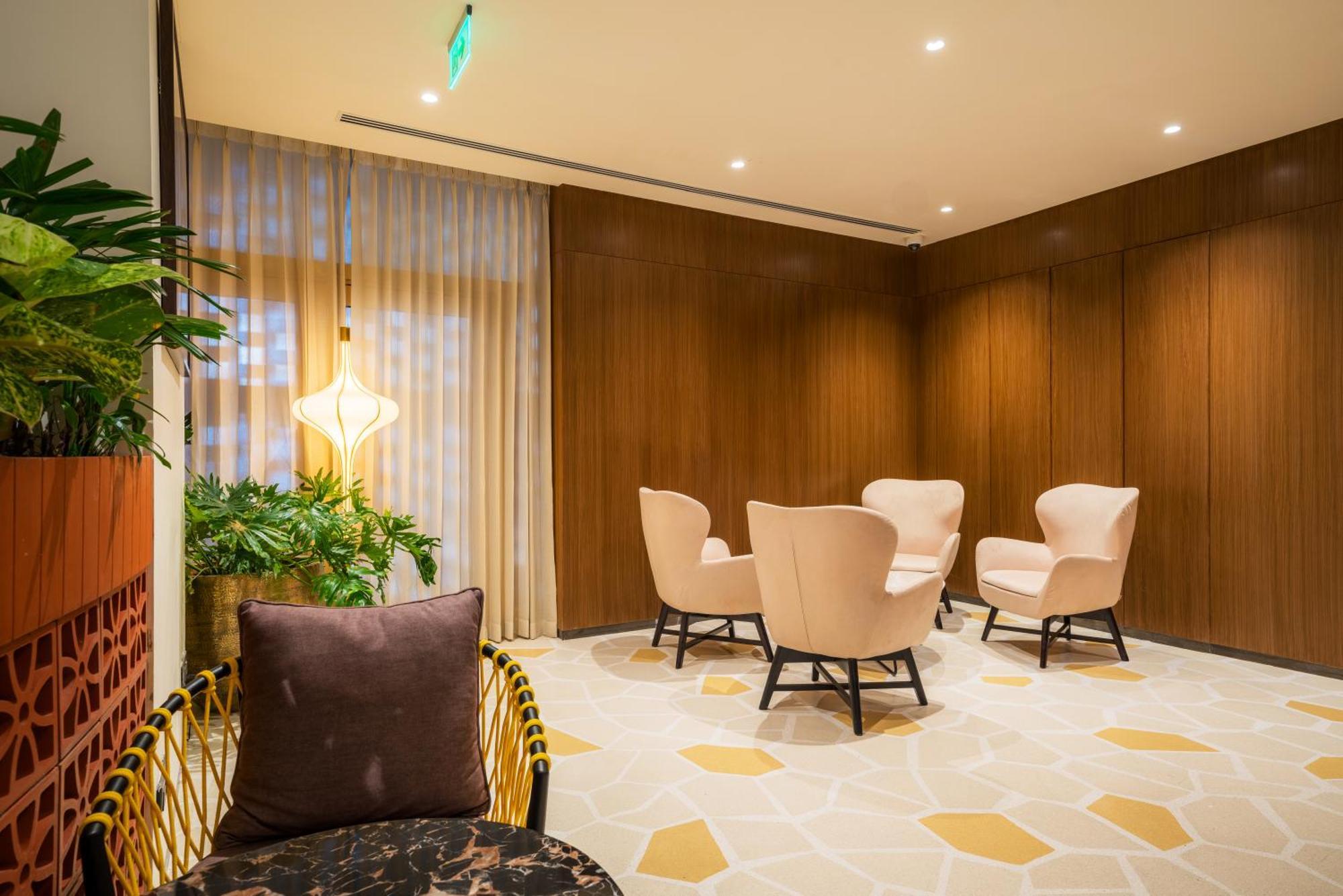 080 Transit Hotel, T2 Hotel 4*