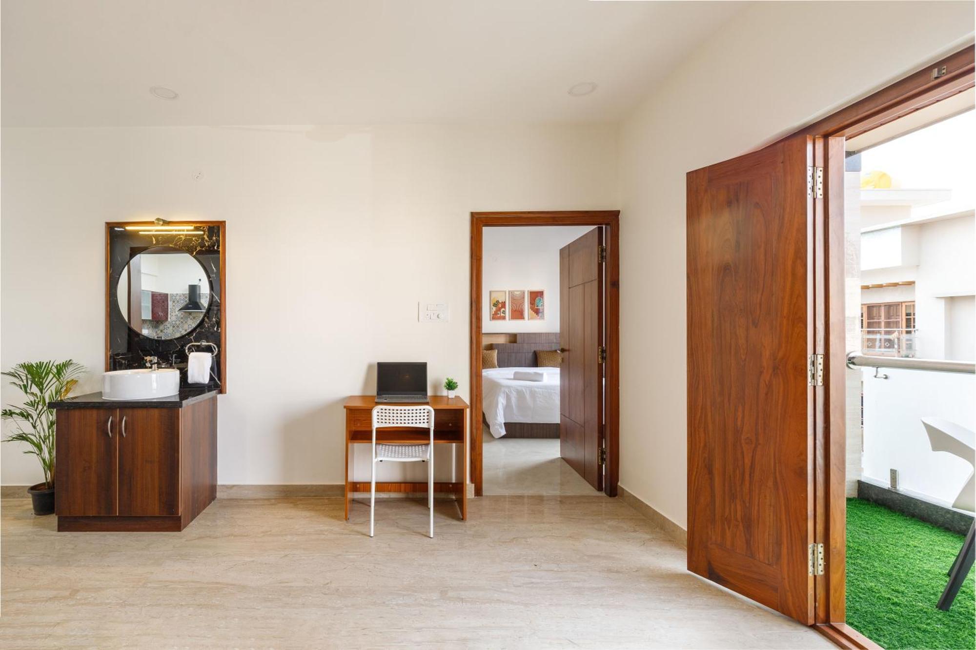 Obs Luxury 2bhk Balcony Serviced Hsr Layout * Bangalore