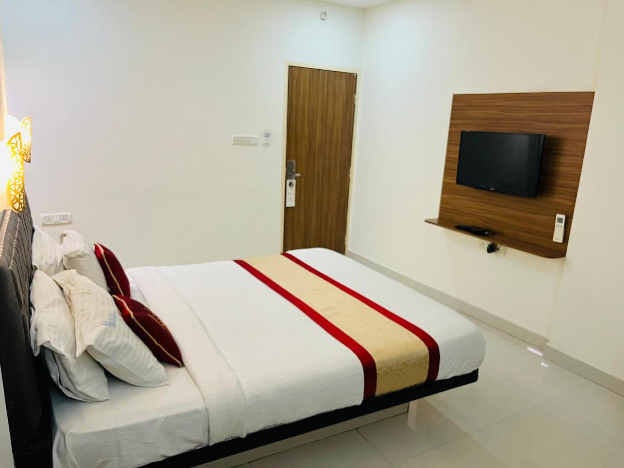 Grand Bee By Bestinn Leisure 4*