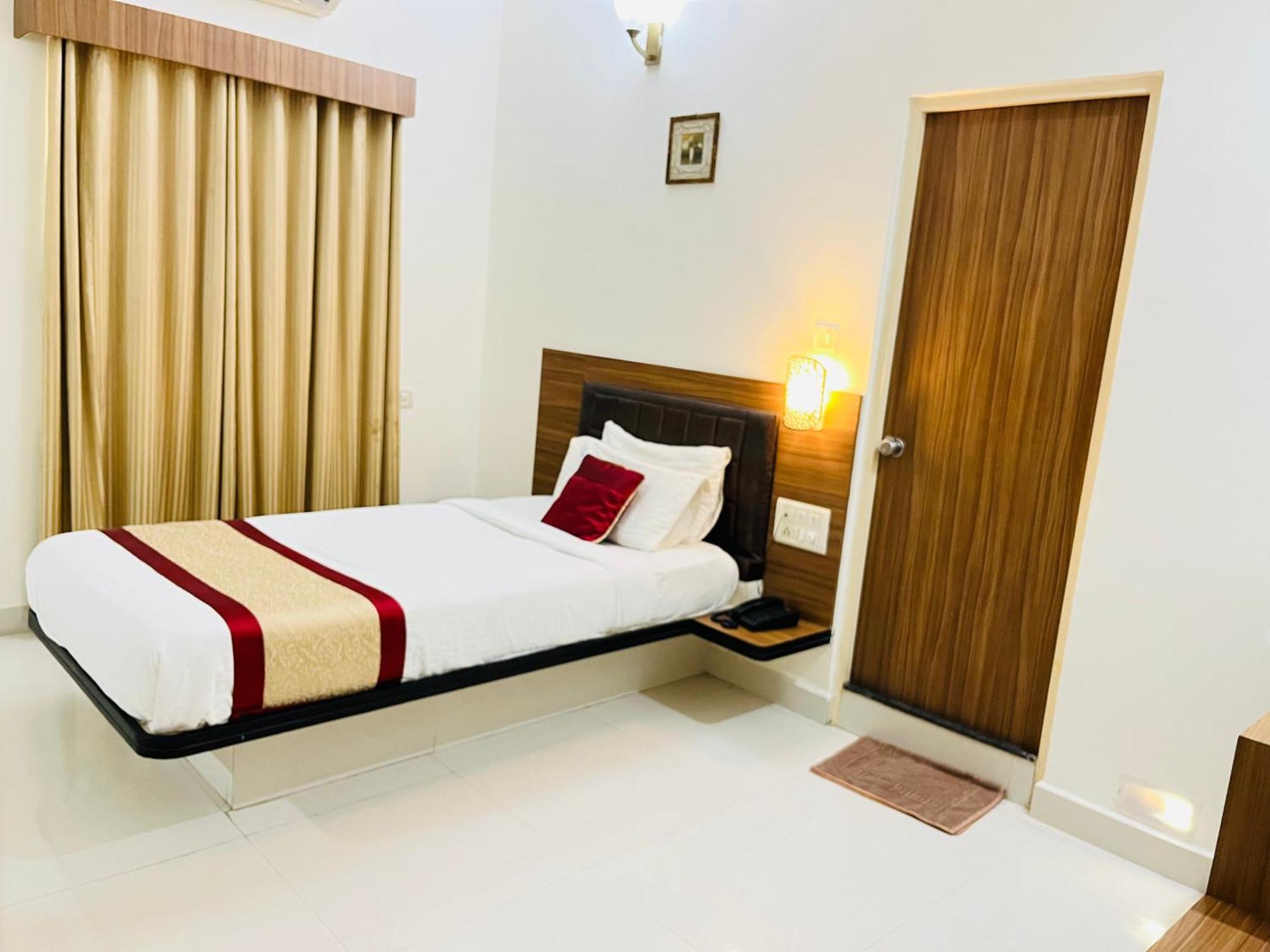 Grand Bee By Bestinn Leisure 4*