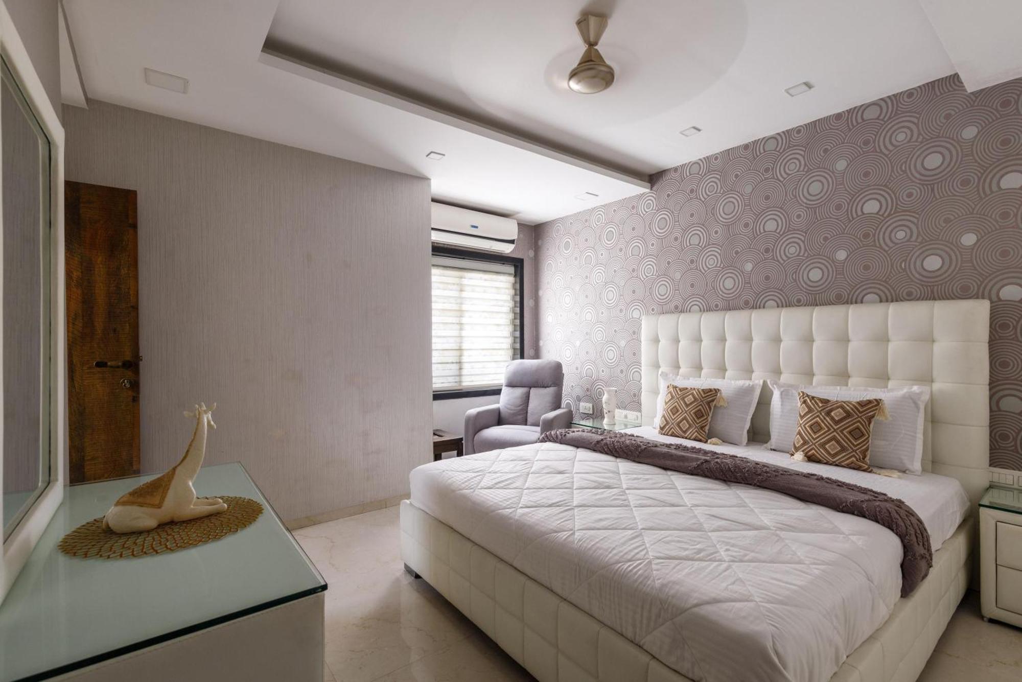 The Platinum Arc By Red Olive-3bhk-nr Nexus Mall Apartment *