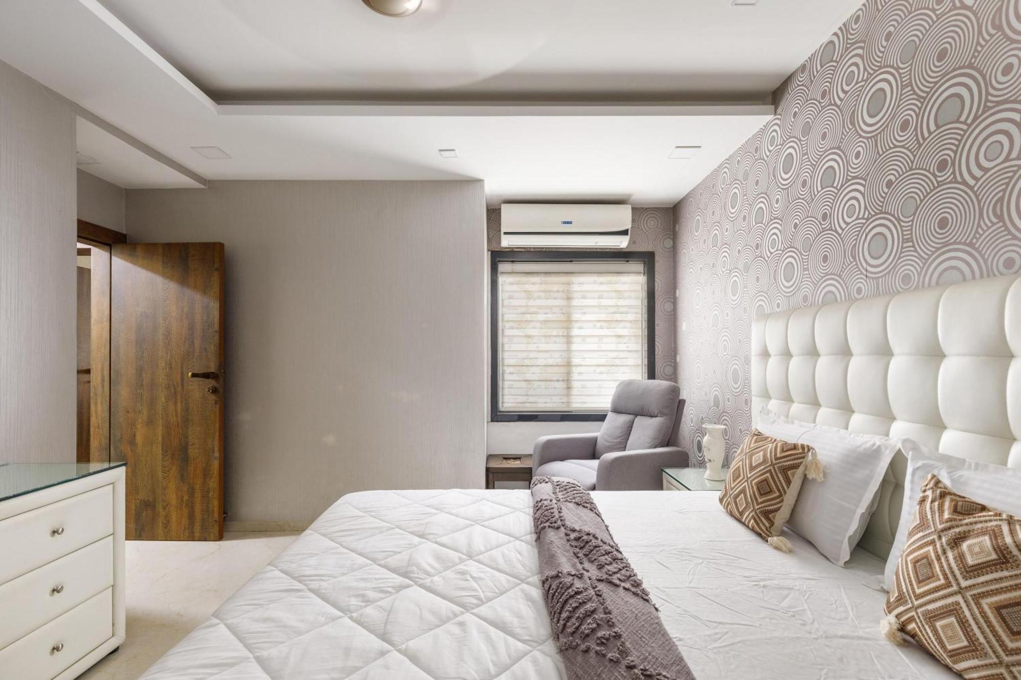 The Platinum Arc By Red Olive-3bhk-nr Nexus Mall