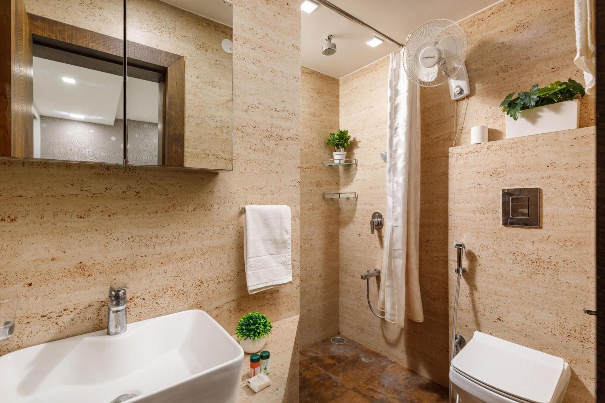 The Platinum Arc By Red Olive-3bhk-nr Nexus Mall Apartment *