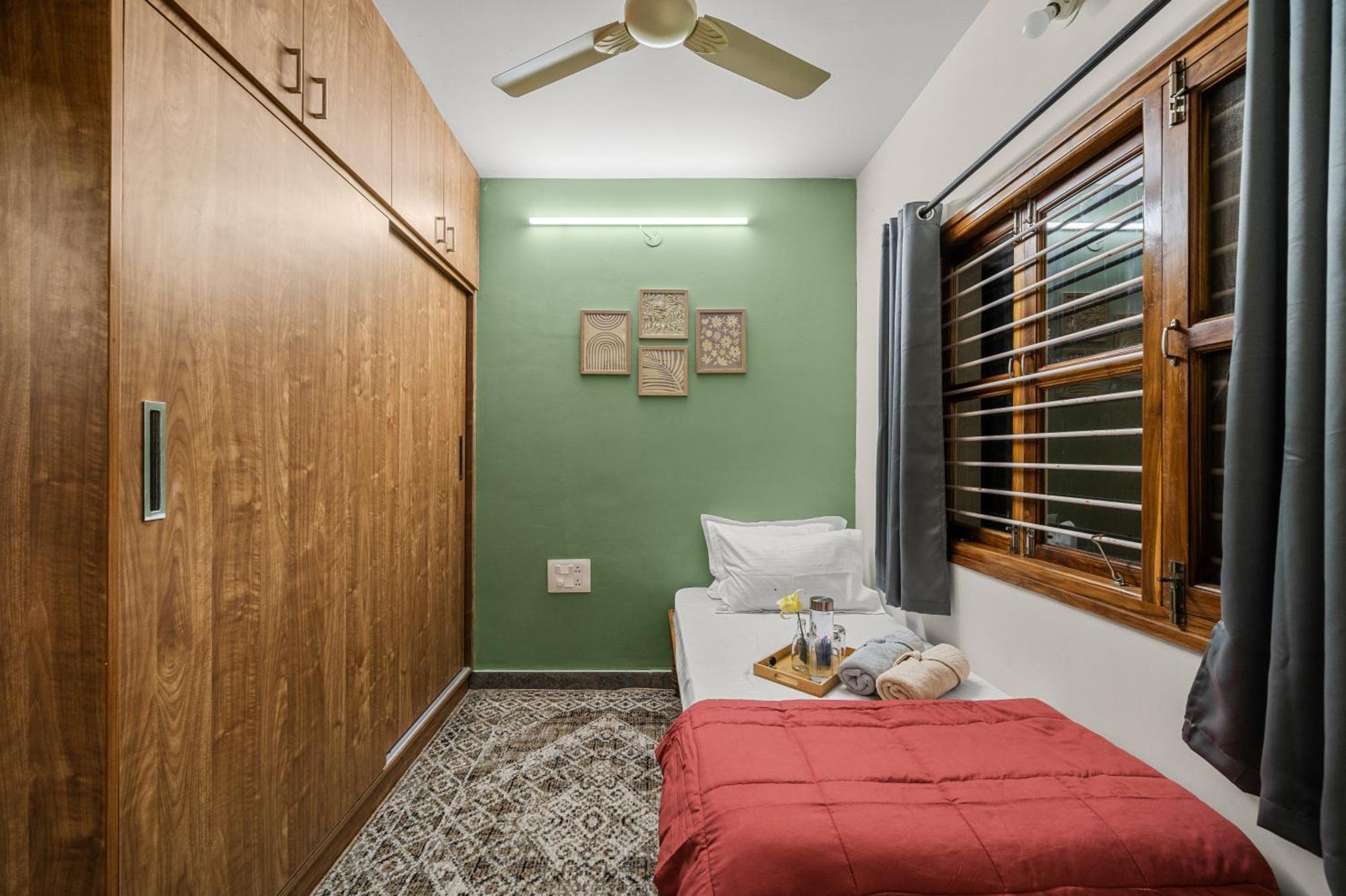 Gatsby Grandeur Luxury With Private Theater & Terrace By Spacez Bangalore