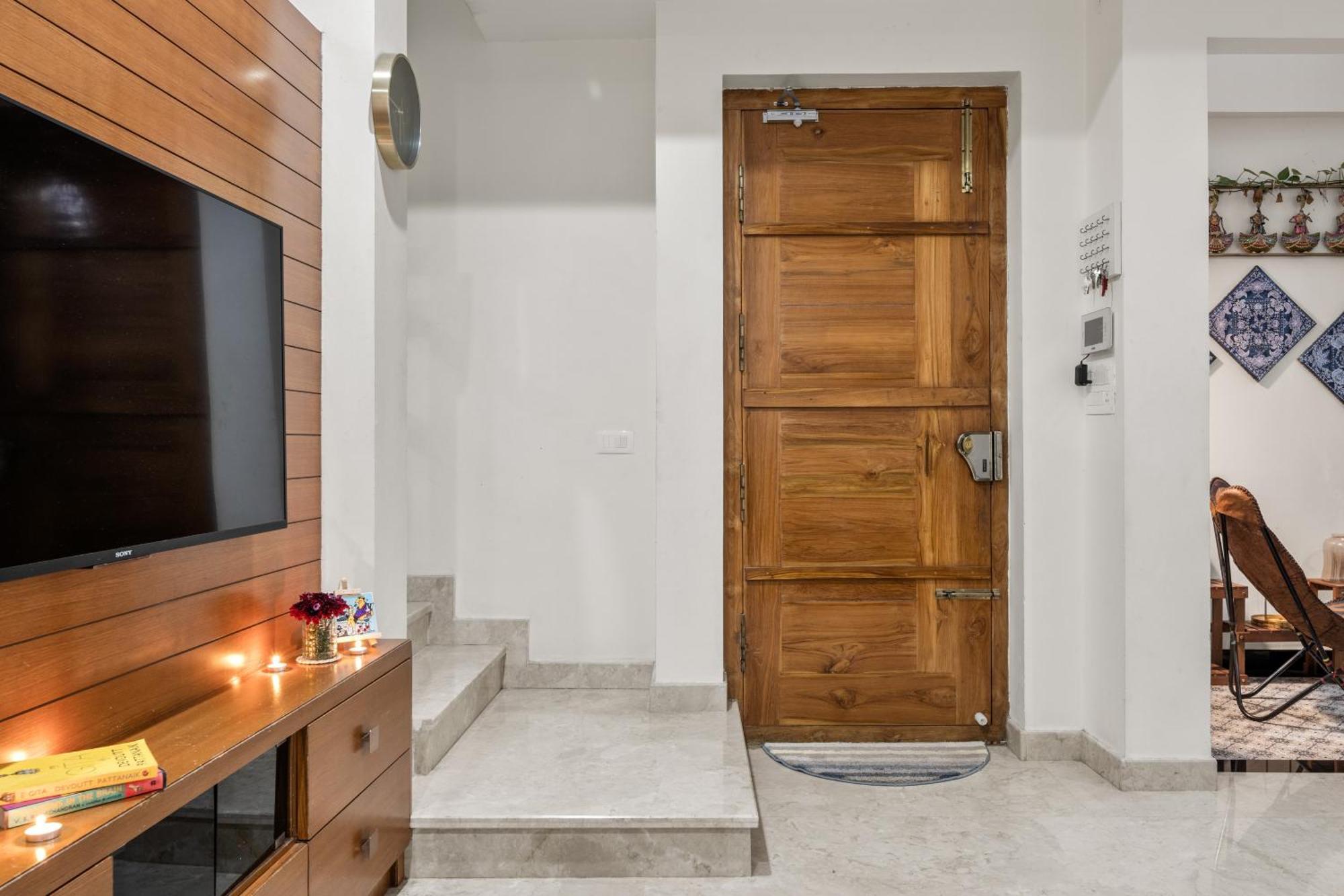 Villa Gatsby Grandeur Luxury With Private Theater & Terrace By Spacez Bangalore