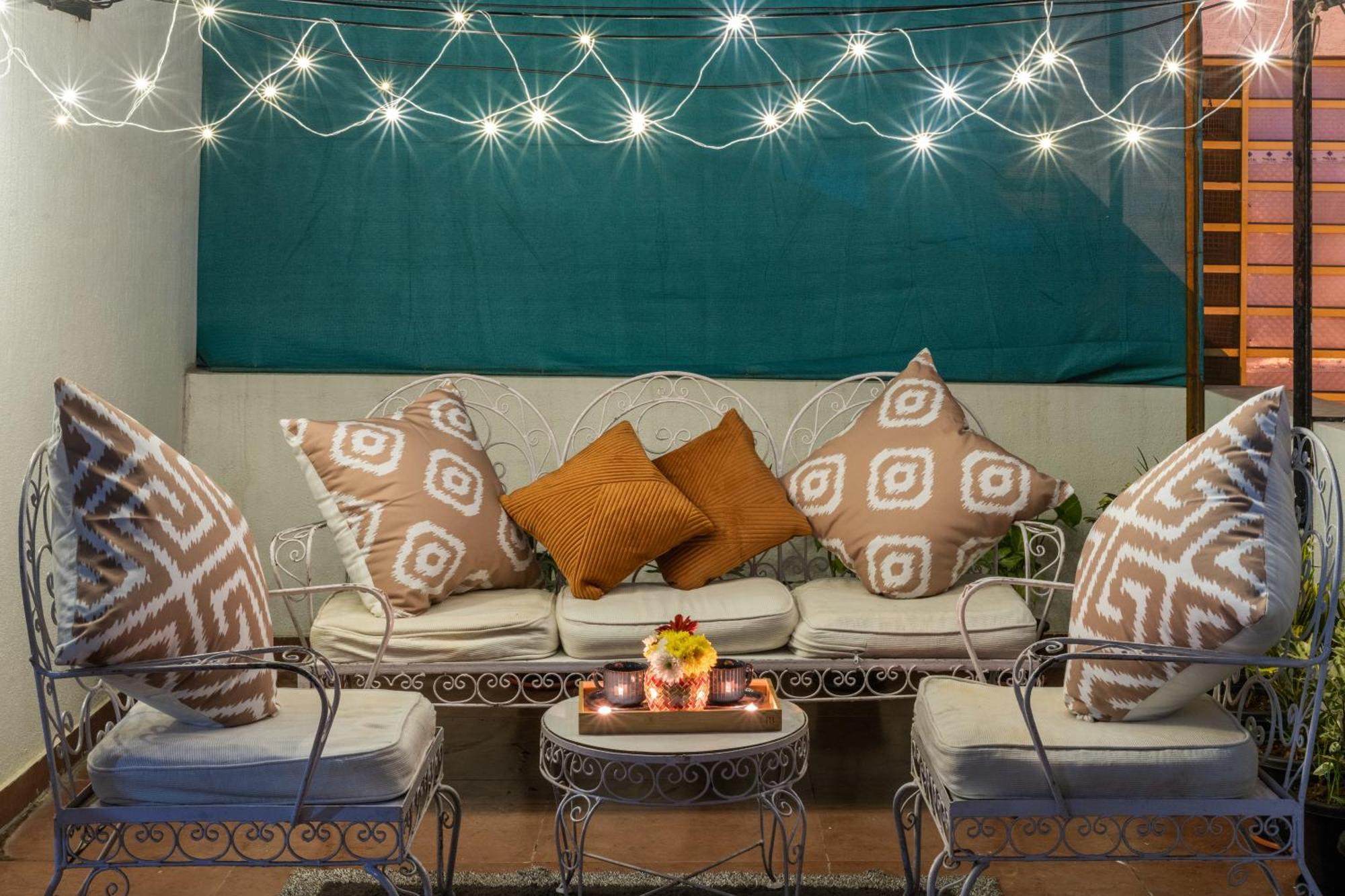 Gatsby Grandeur Luxury With Private Theater & Terrace By Spacez Bangalore