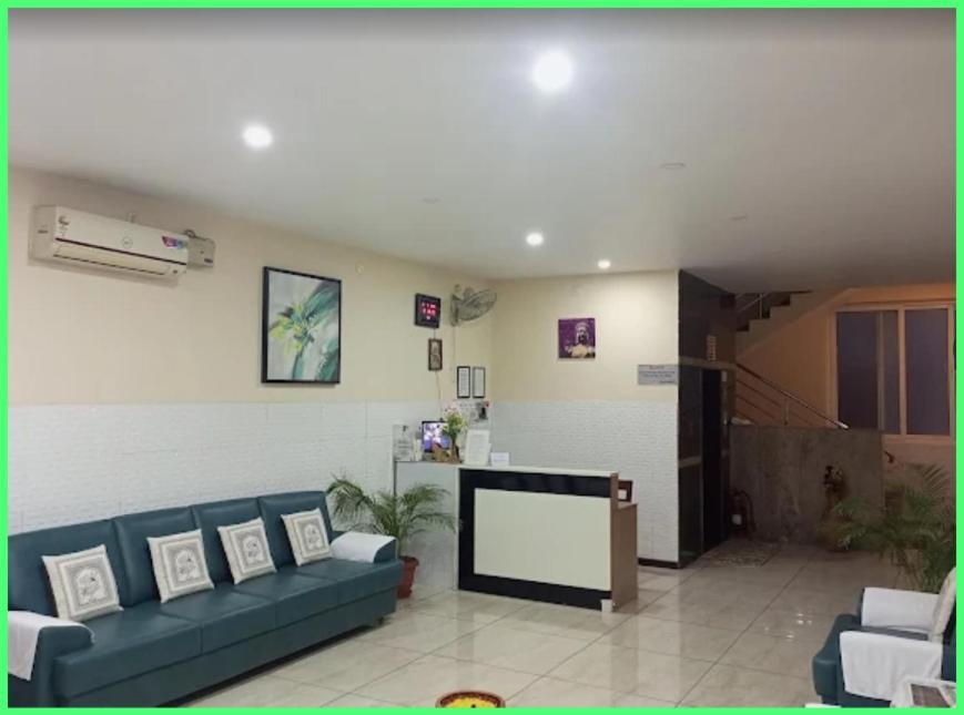 Hotel Avm Comforts Koramangala Bangalore