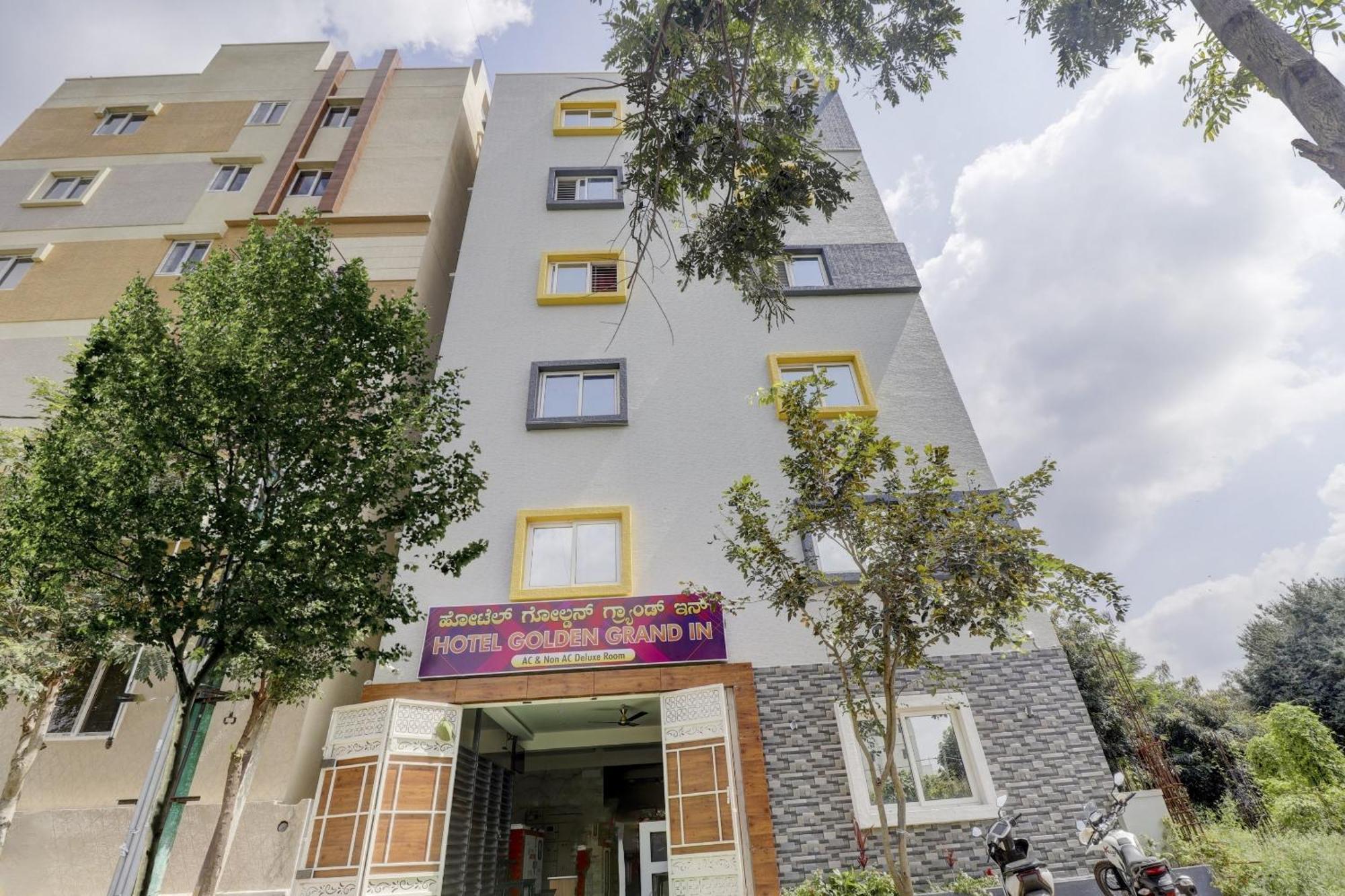 Hotel Fabhotel Golden Grand