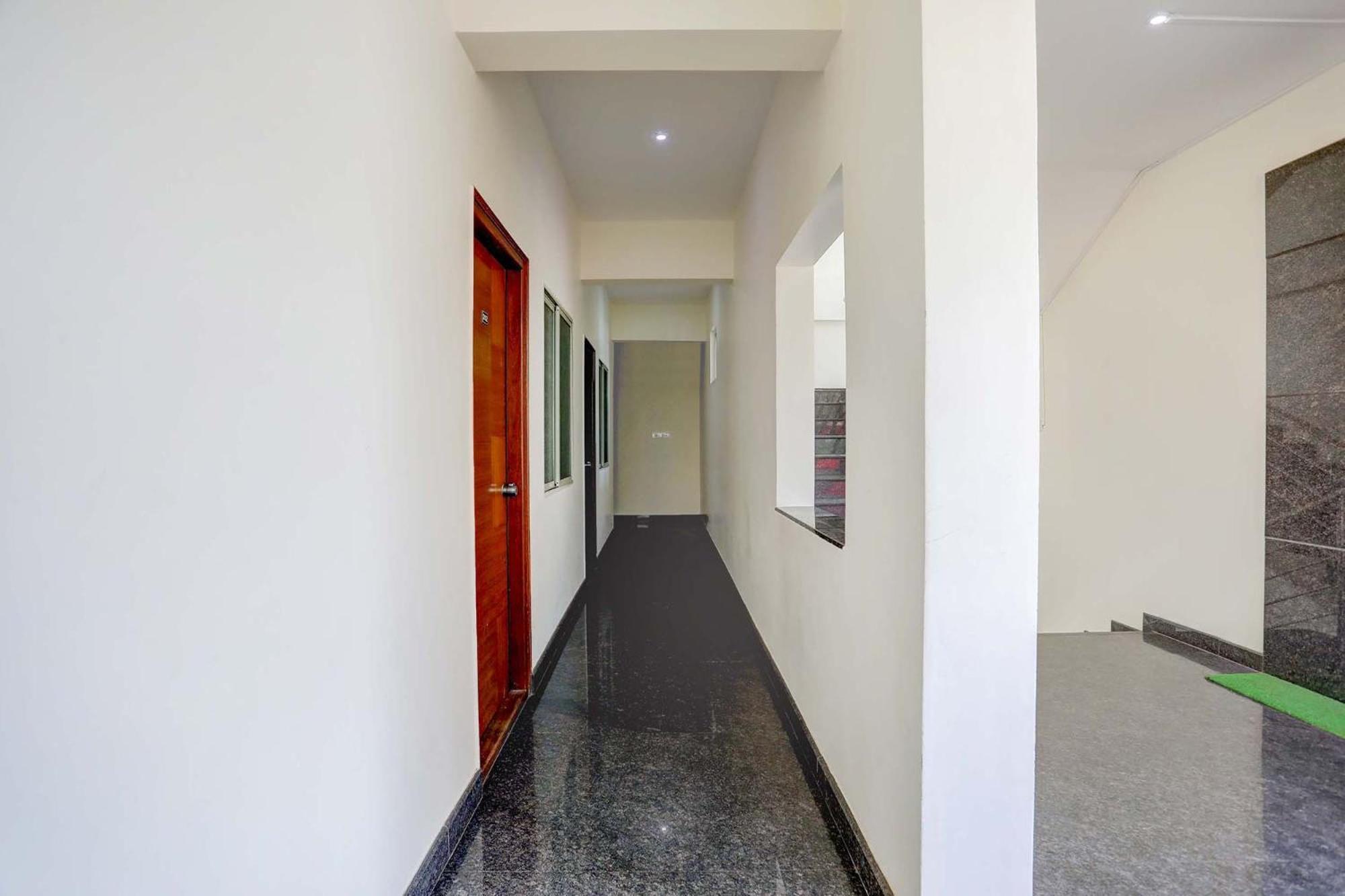 Fabhotel Royal Bangalore
