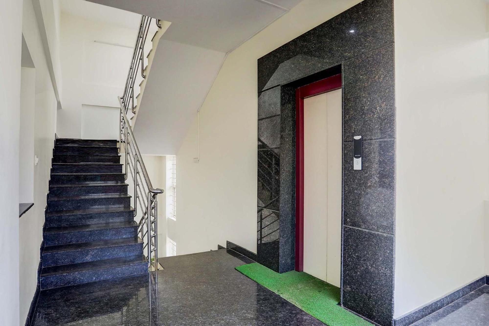 Hotel Fabhotel Royal 3*