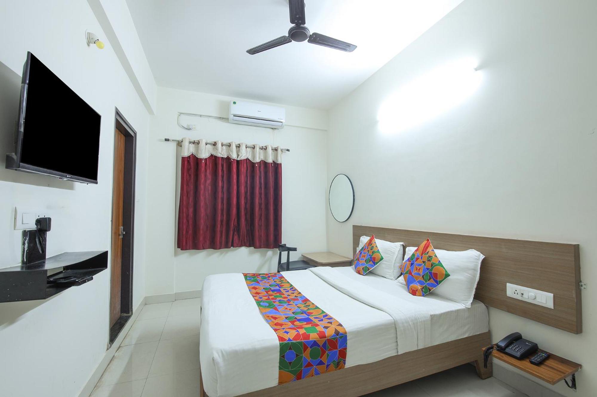 Fabhotel Golden Grand Hotel