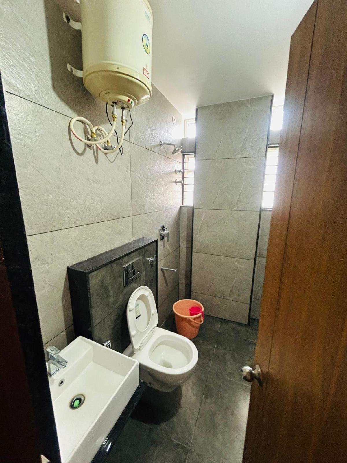 Lavish Bg-lodge Hotel 4*