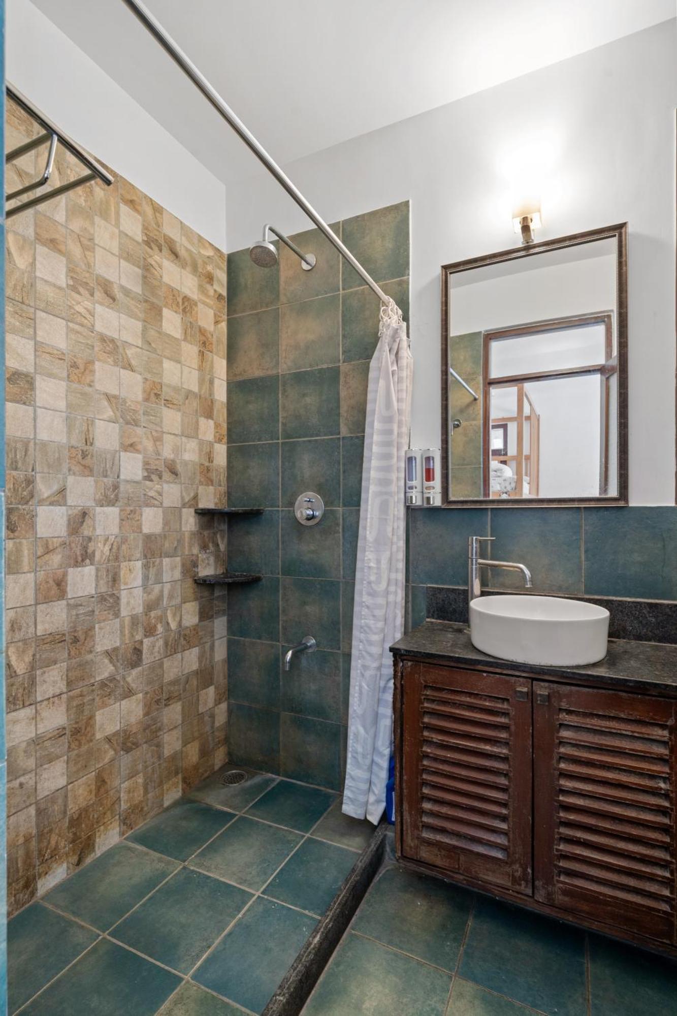 Hostel Jugglers Rest Boho Style 4 Bedroom Spacez Luxury *