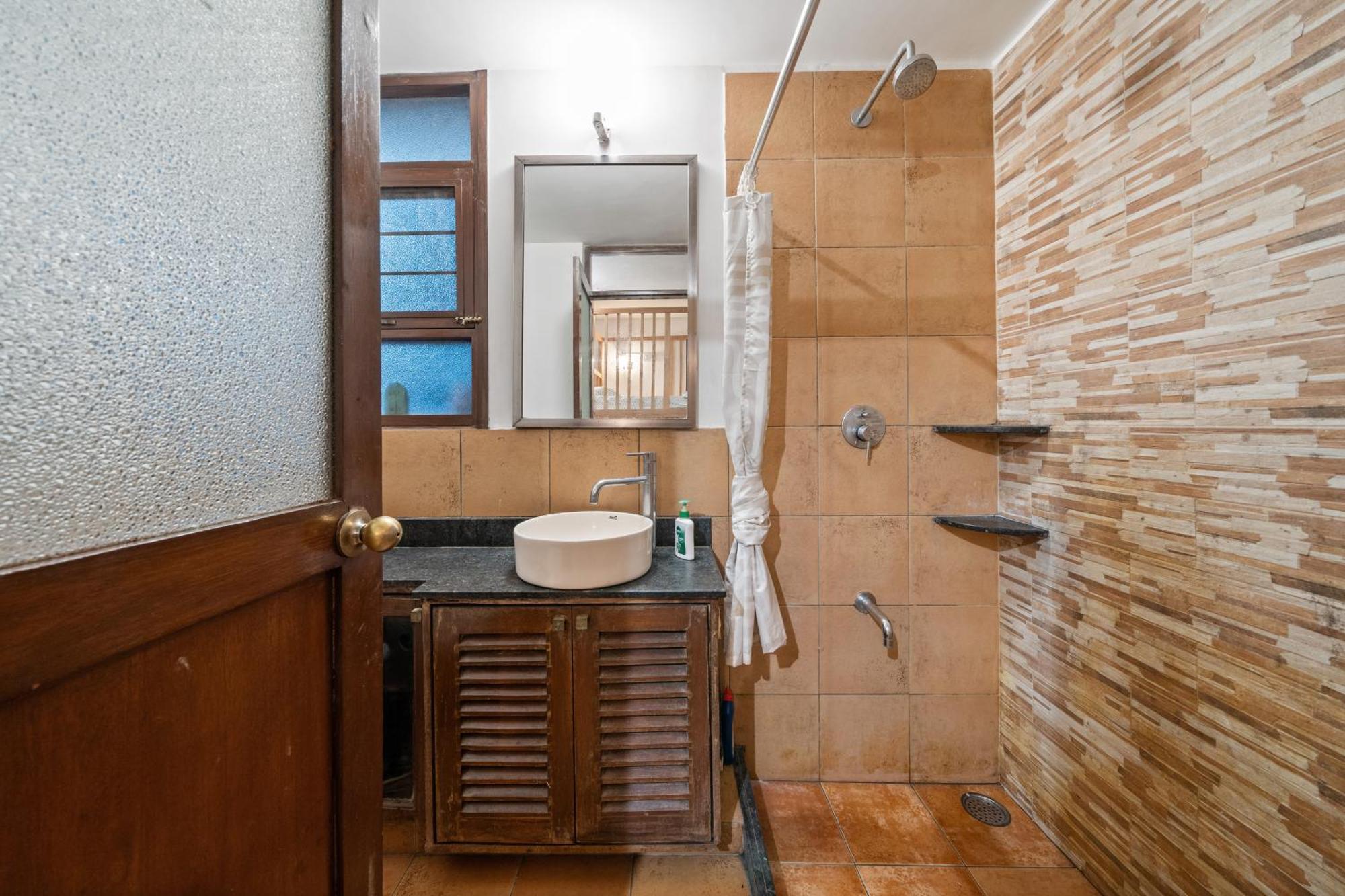 Jugglers Rest Boho Style 4 Bedroom Spacez Luxury Hostel