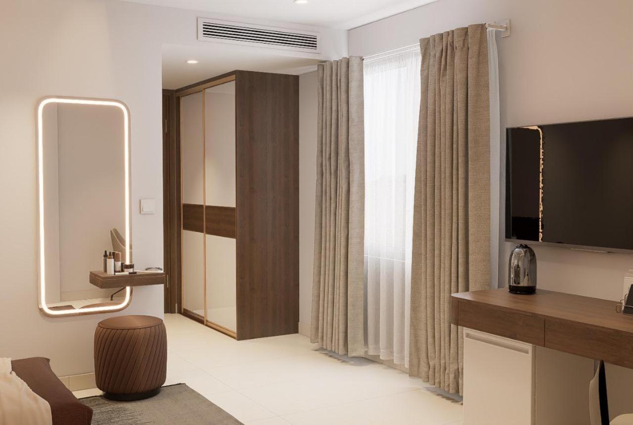 Hotel Upar Aecs Layout 3*