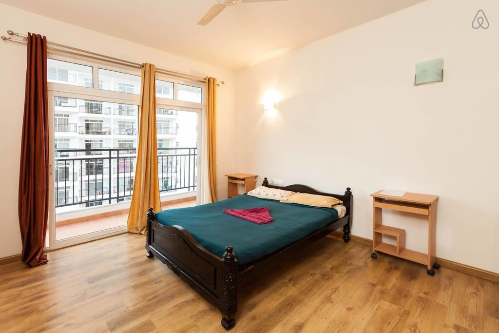 Guest house Whitefield Service