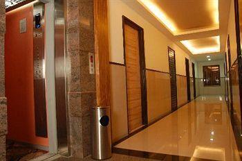 Centre Residency Hotel 3*