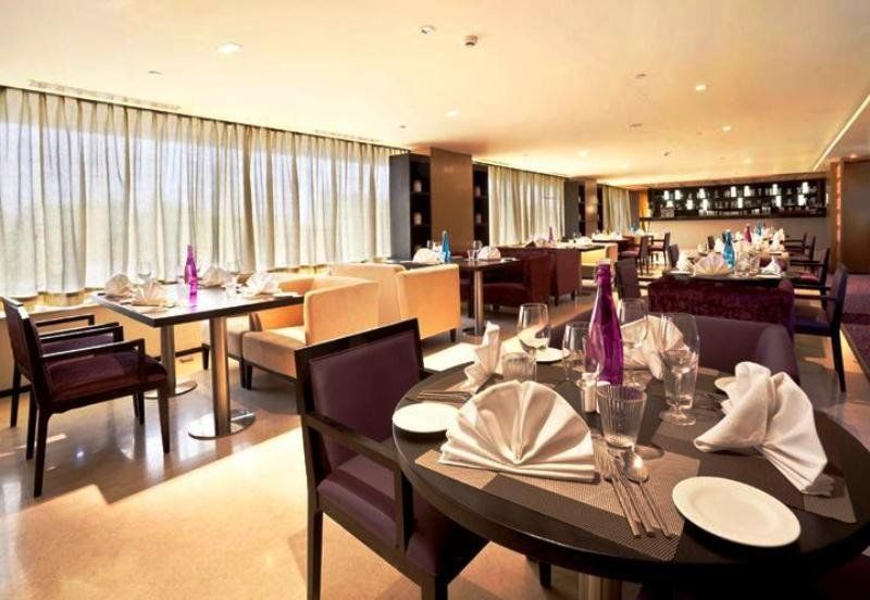 Hotel Davanam Sarovar Portico