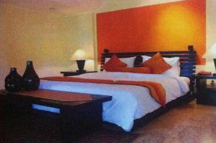 Hotel Collection O 30018 Ramee Electronic 3*
