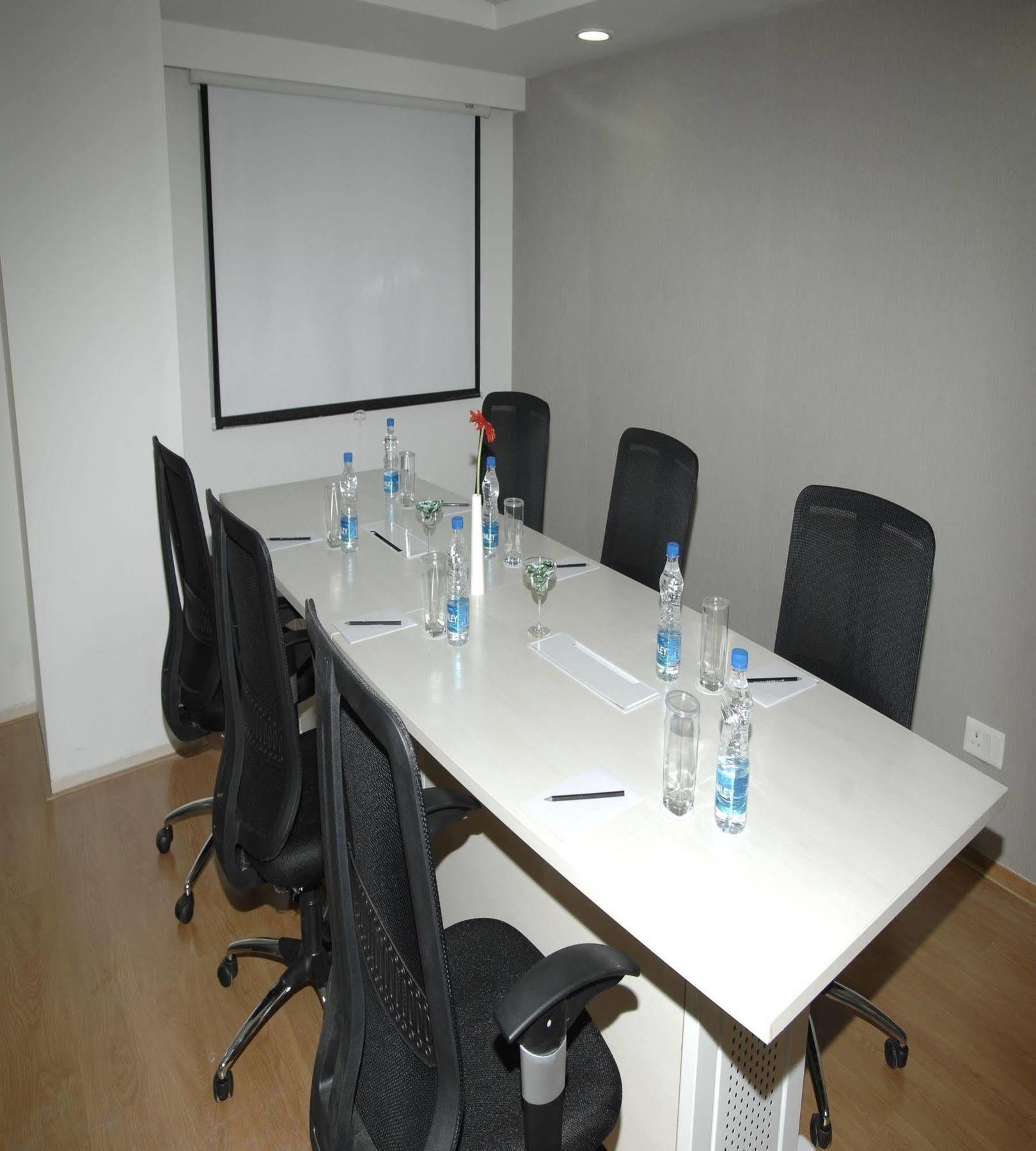 Davanam Sarovar Portico Hotel 4*