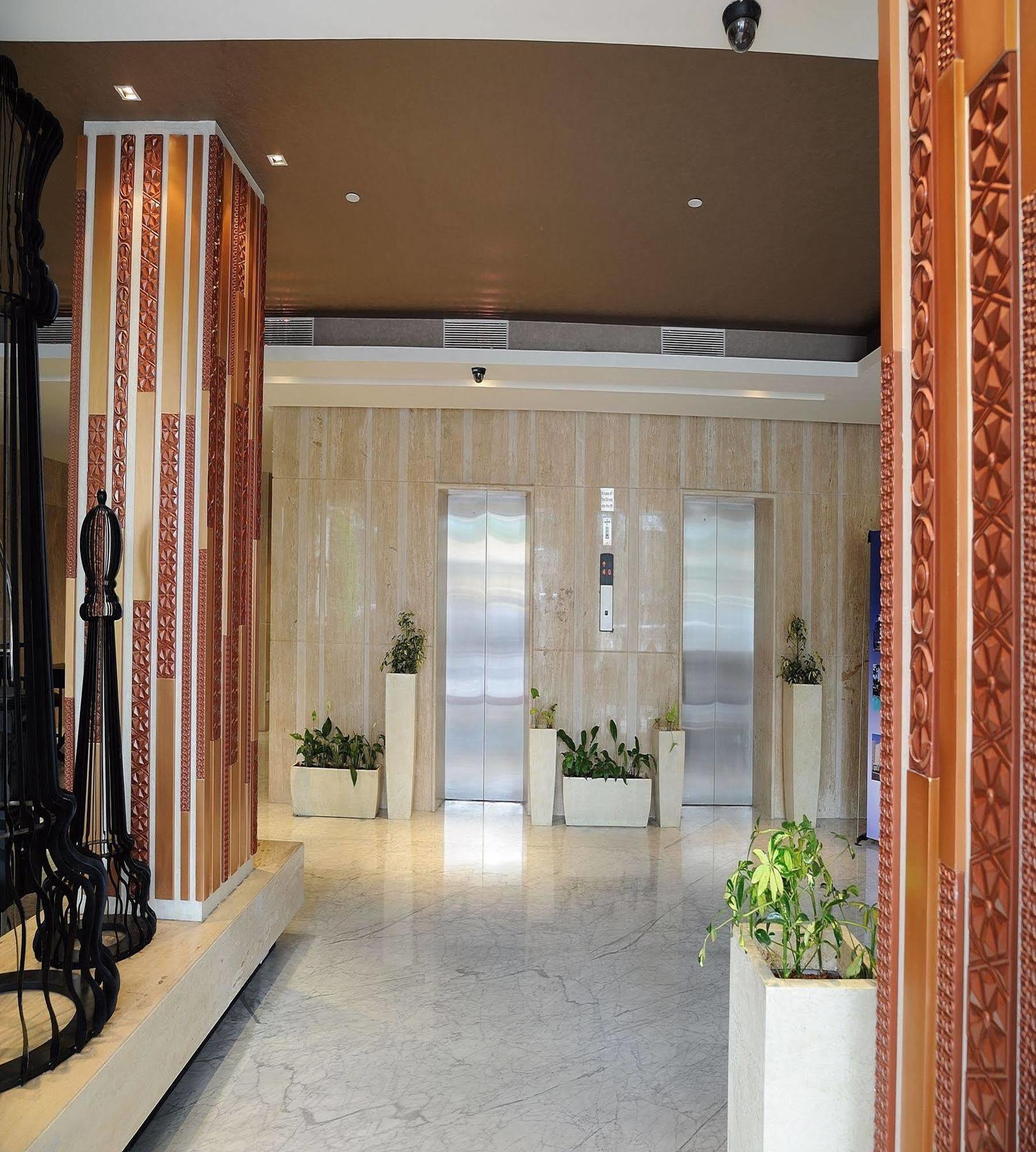 Davanam Sarovar Portico Hotel