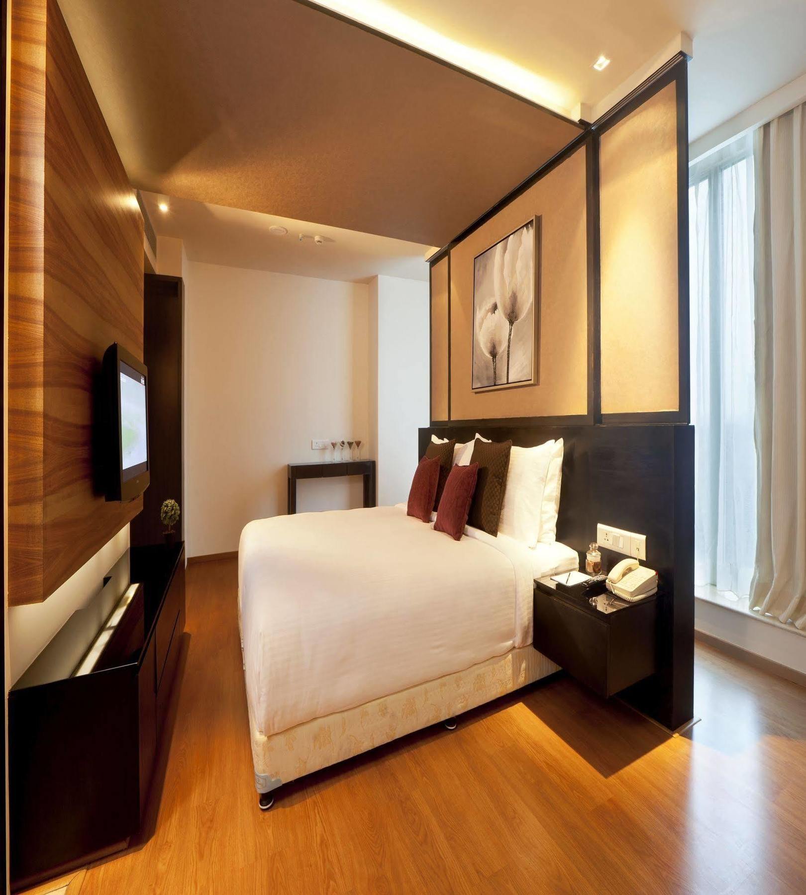 Hotel Davanam Sarovar Portico