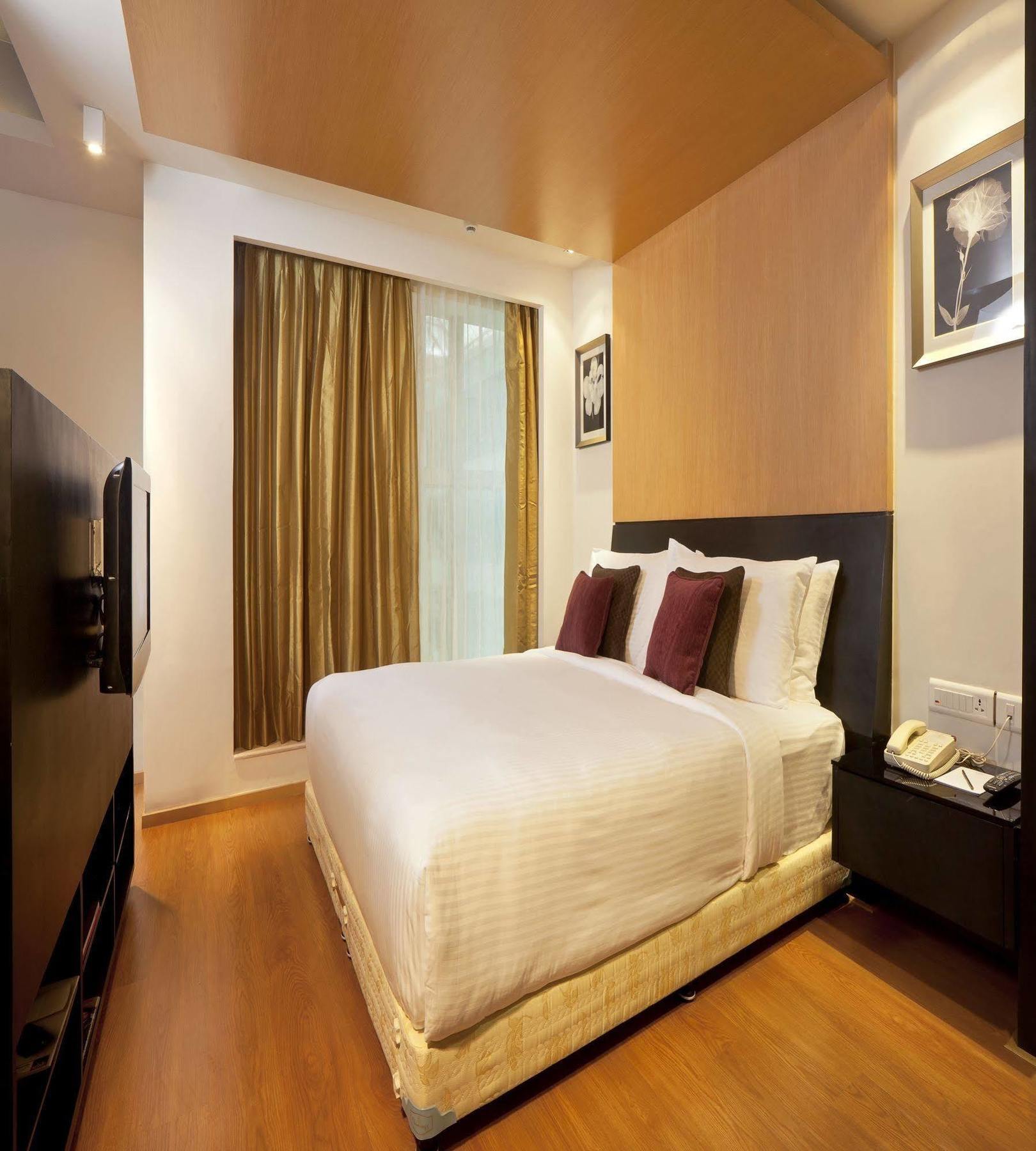 Davanam Sarovar Portico Hotel