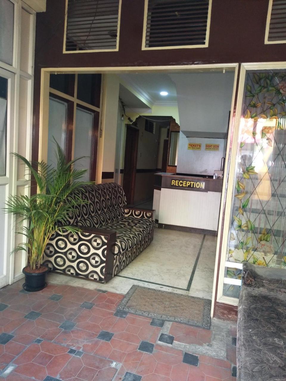 C.b Deluxe * Bangalore