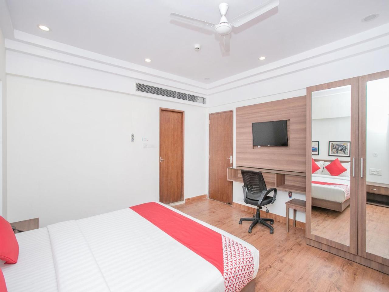 Oyo 1350 Hotel Sherwood Suites-2 3*
