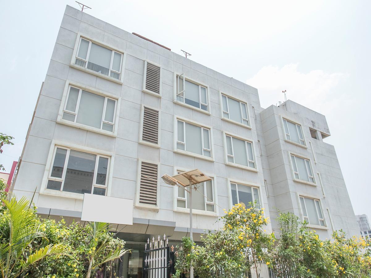 Oyo 1350 Hotel Sherwood Suites-2 3*