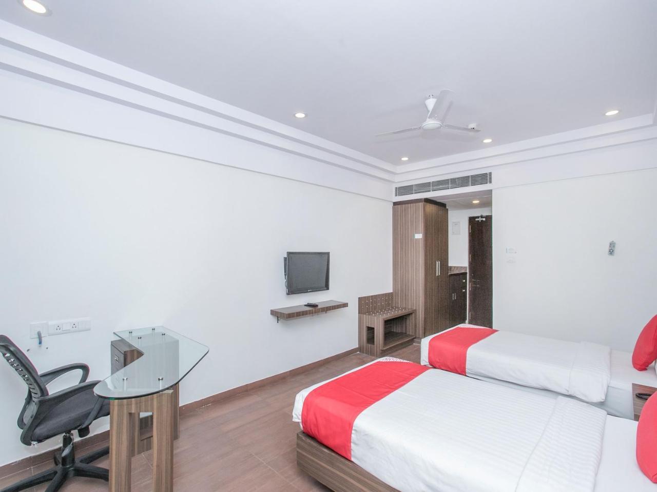 Hotel Oyo 1350 Hotel Sherwood Suites-2 Bangalore