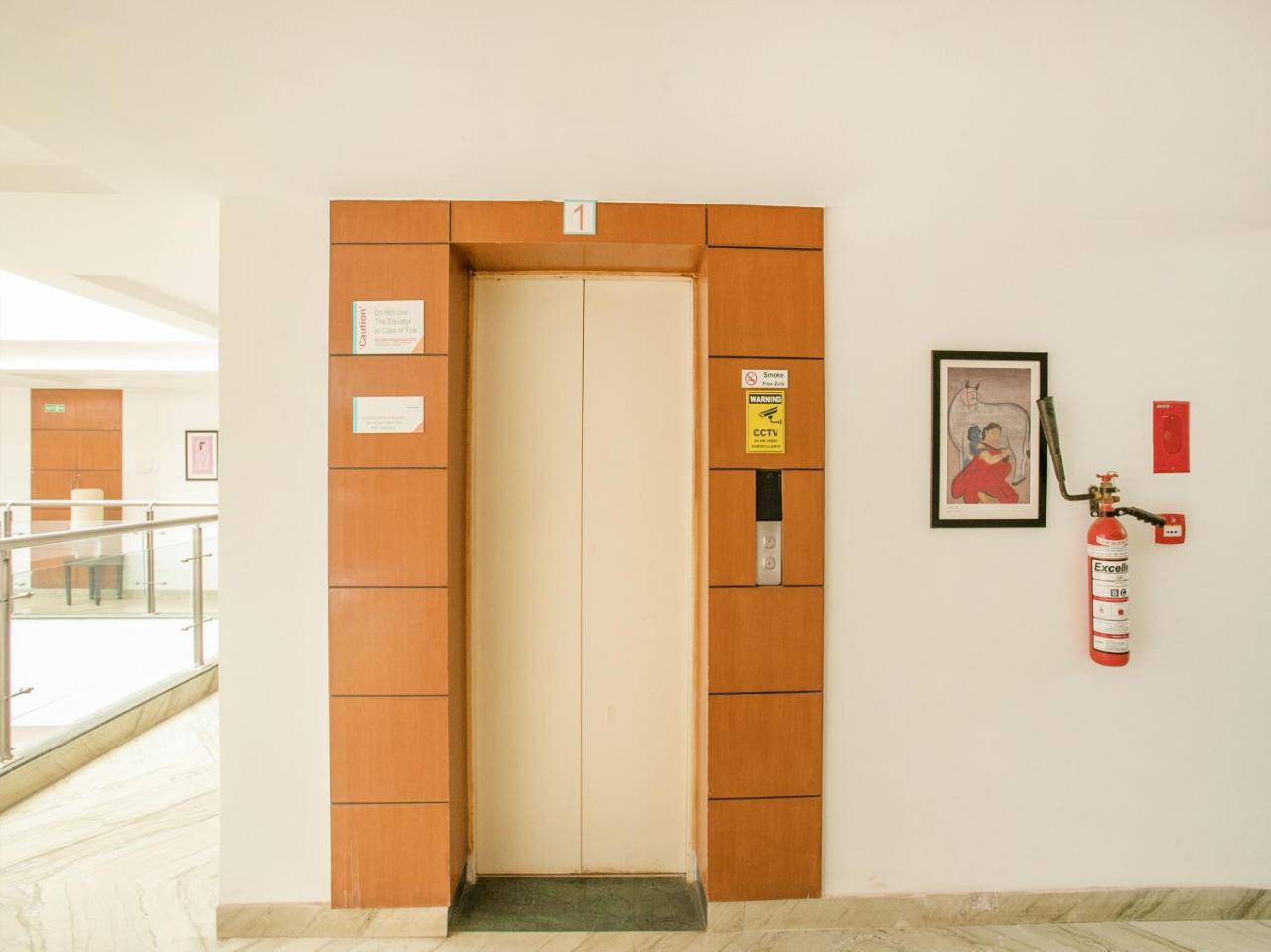Oyo 1350 Hotel Sherwood Suites-2 Hotel 3*