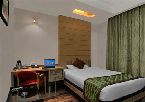 Centre Residency Hotel 3*