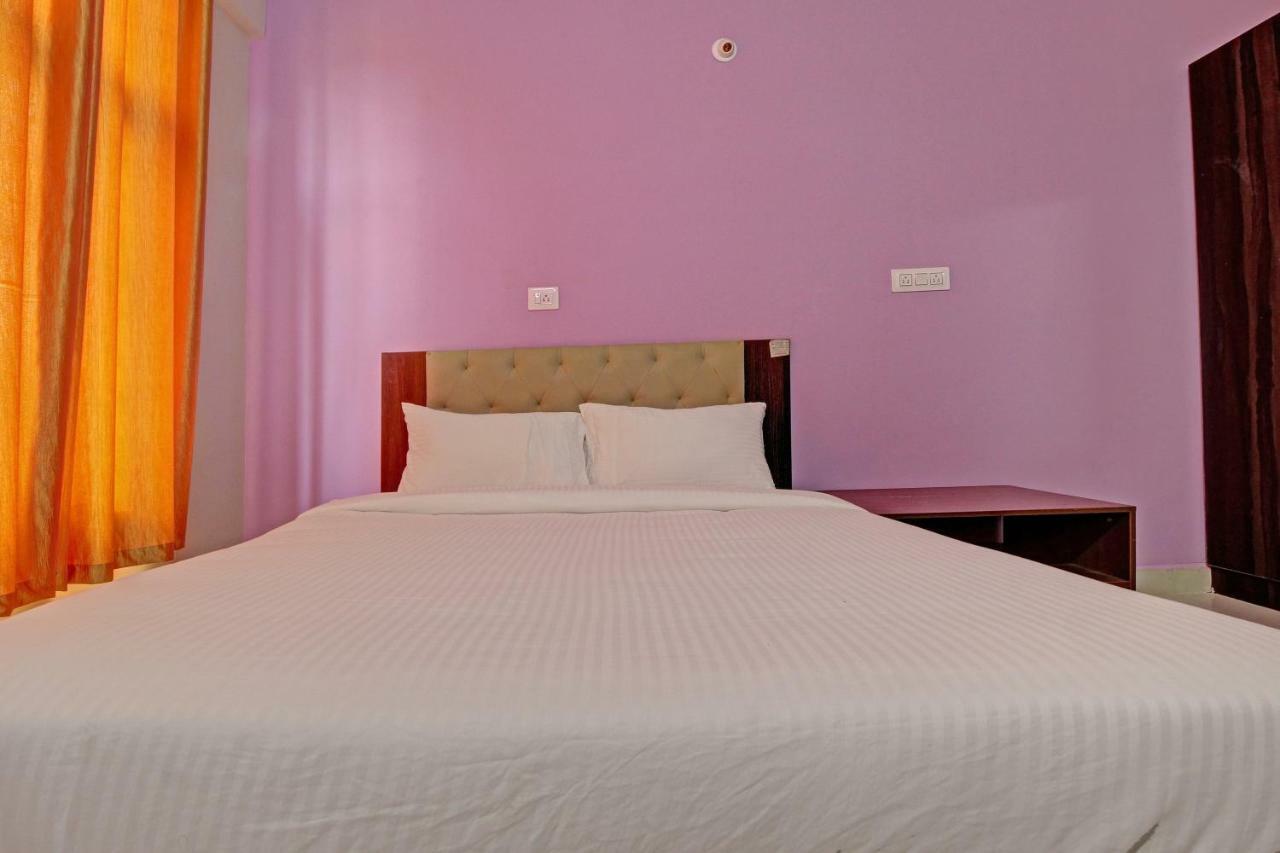 Spot On 29575 Hotel Surya International Spot 3*