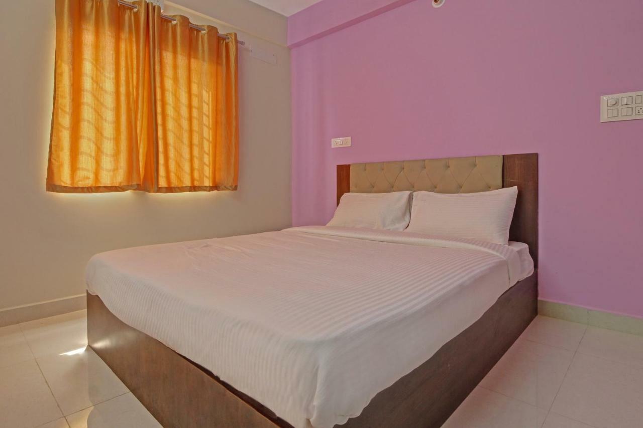 Spot On 29575 Hotel Surya International Spot 3*