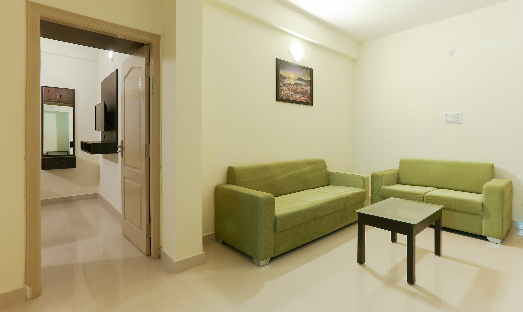 Oyo 14272 Manyata Palace Hotel