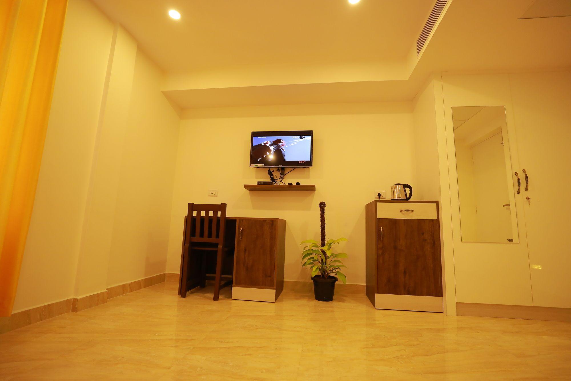 Fabhotel Oakwey - Indiranagar Hotel