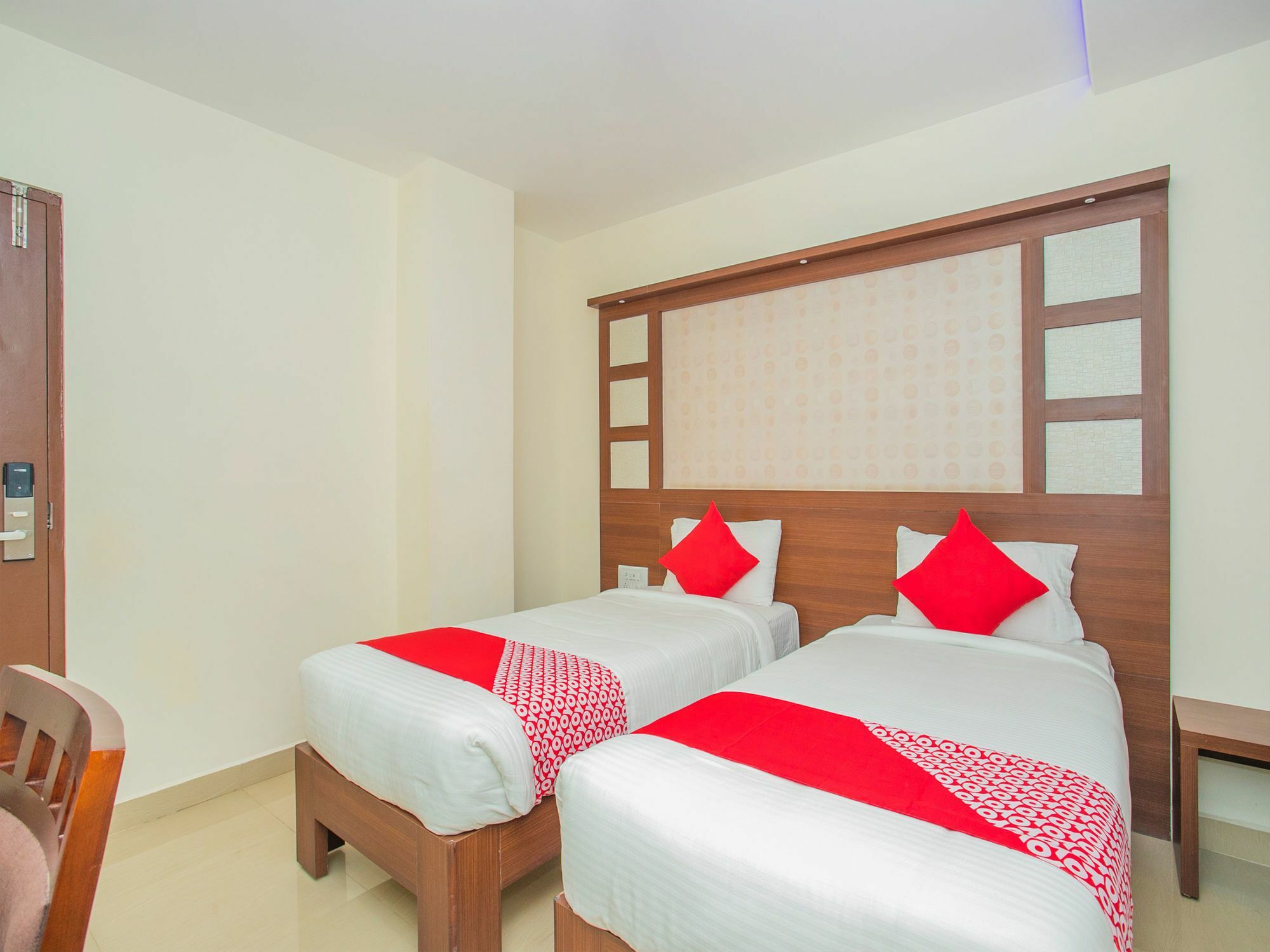 Oyo 16473 Ring View Hotel