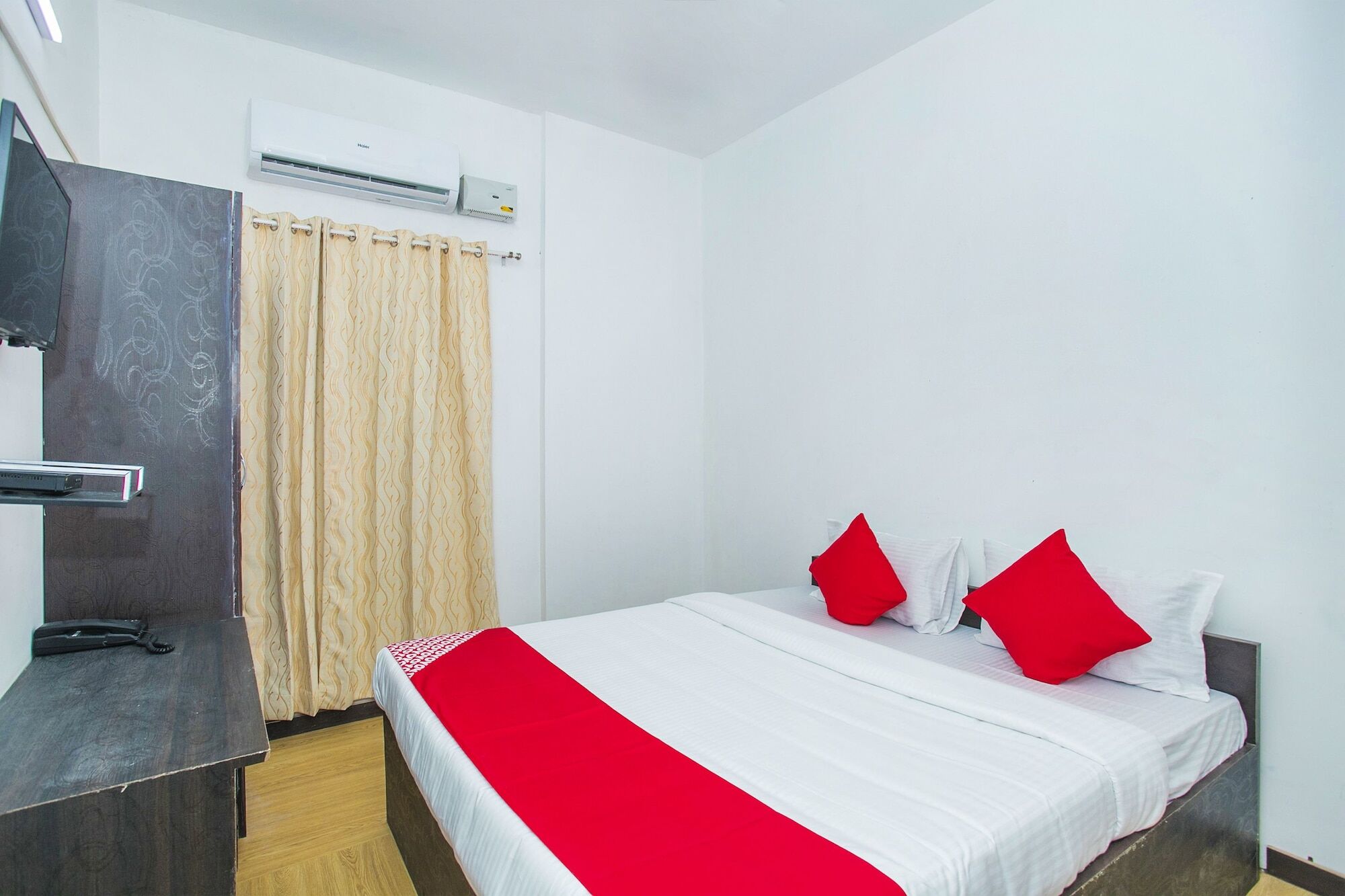Hotel Oyo 13934 Shri Krishna Hometel 3*