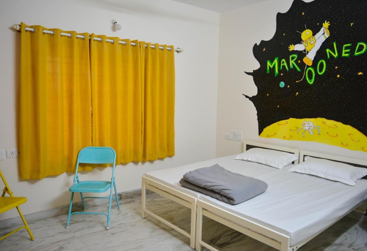 Hostel Chirpy Co-living Space & *