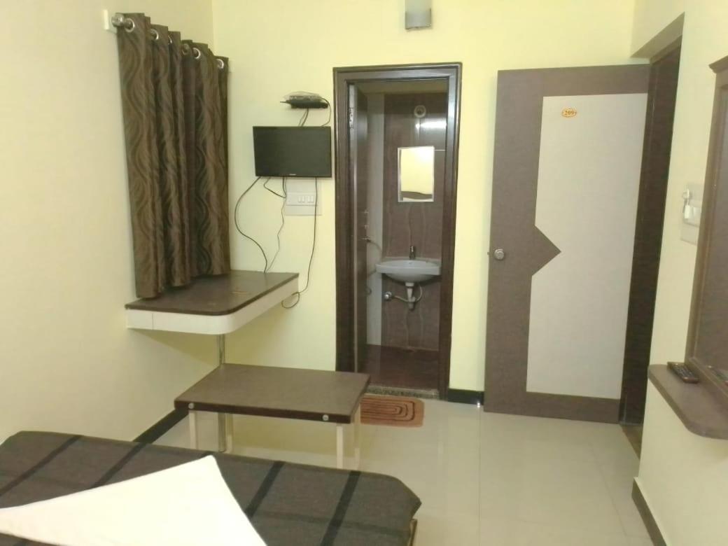 Sri Shankar Residency * Bangalore