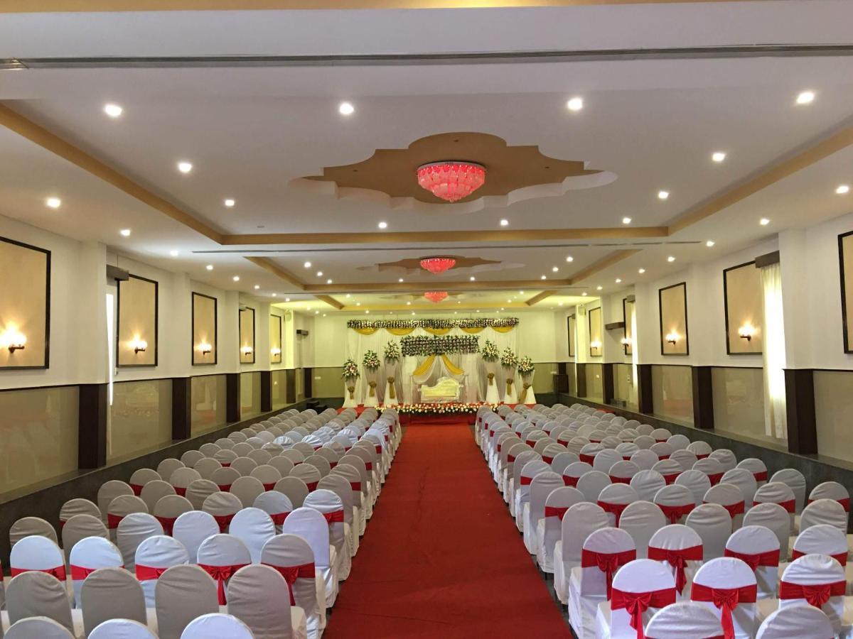 Kr & Convention Centre 3*